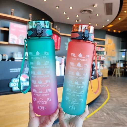 1L Motivational Water Bottle – BPA-Free with Time Marker & Leakproof Lid