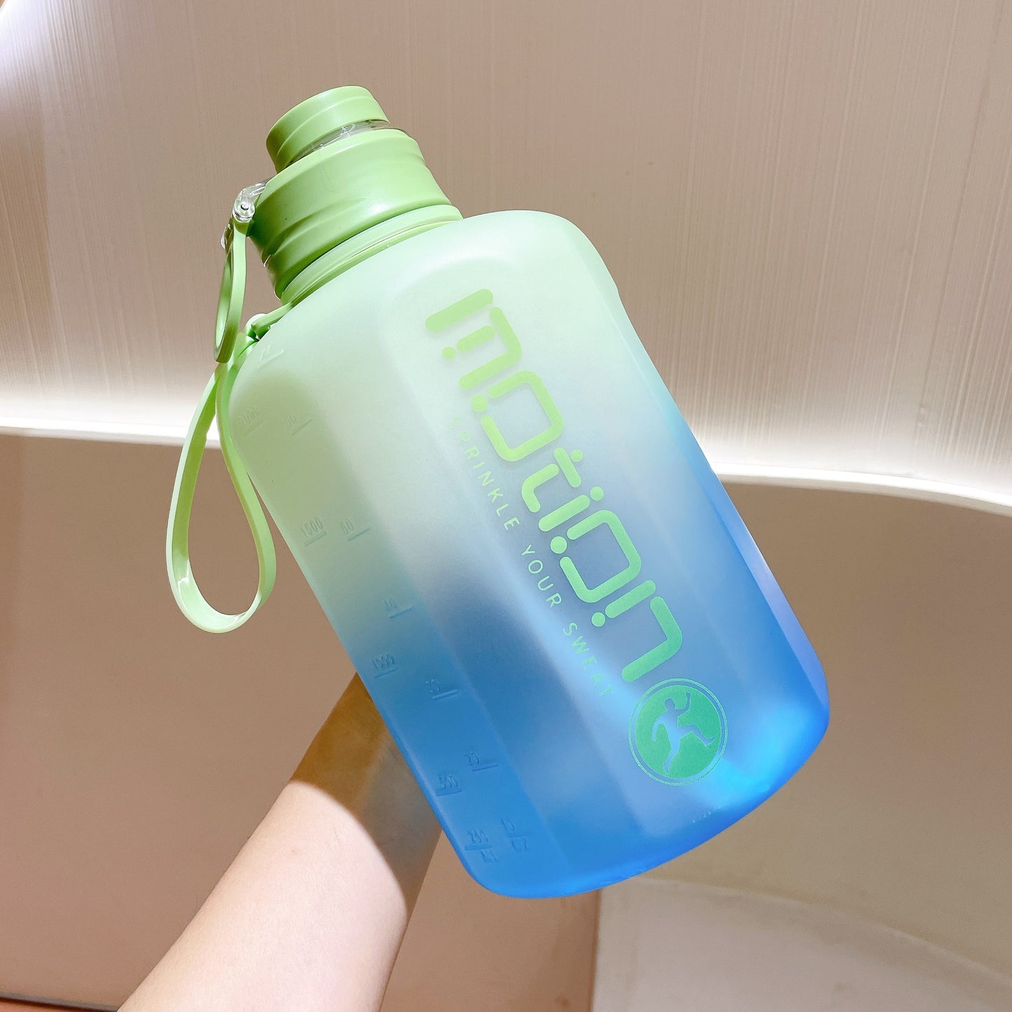 Large Capacity Plastic Cup With Straw Gradient Color Frosted Kettle